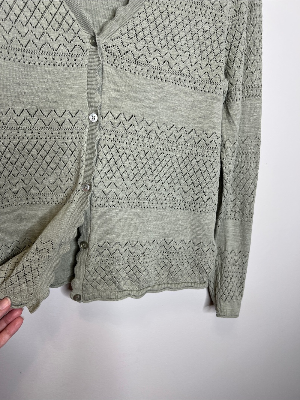 FRYE Light Sage Green V Neck 100% Cotton Cardigan Sweater size Large - Picture 9 of 14